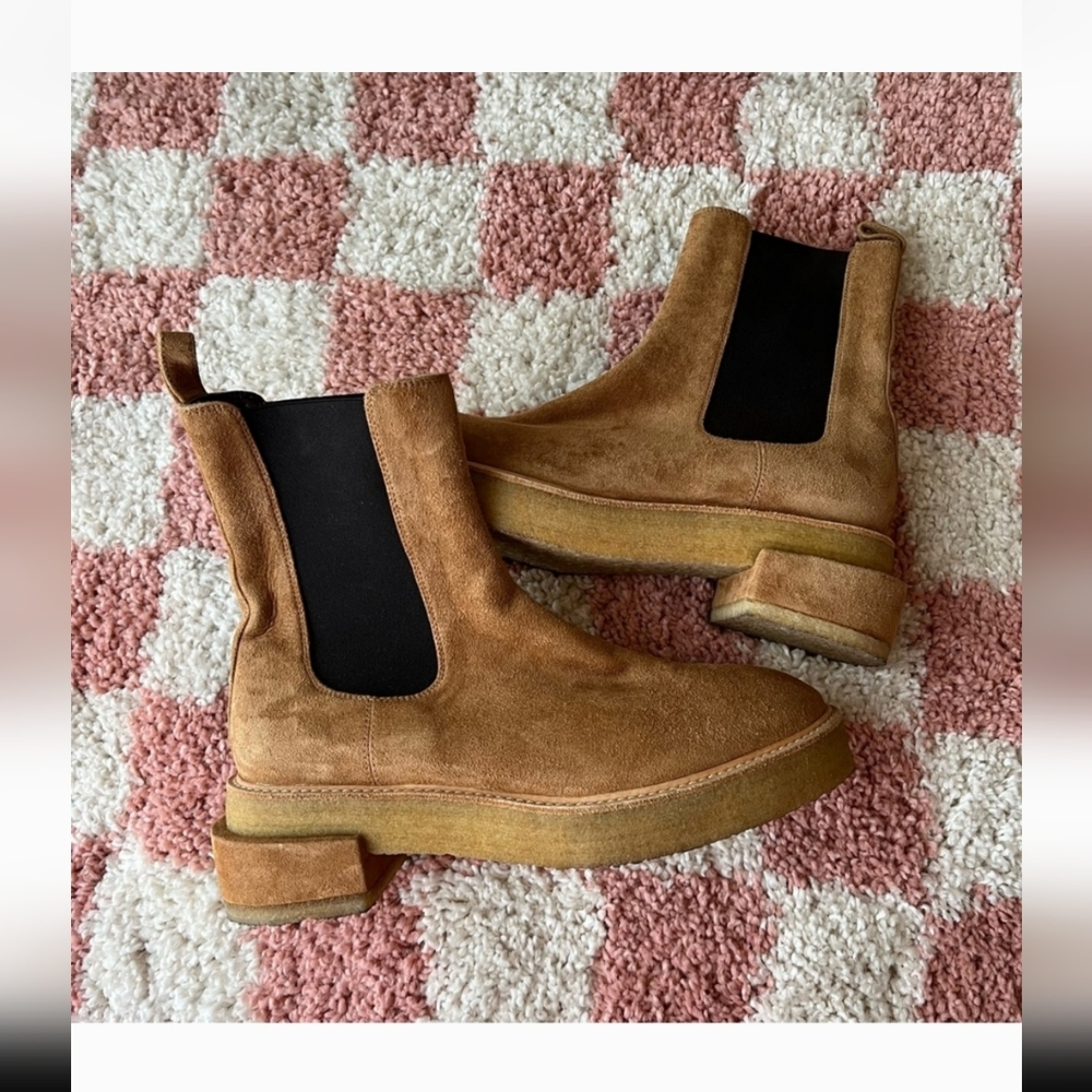 Frame Le Canon Platform Chelsea Boot 41 / 41.5 women’s slip on booties suede tan